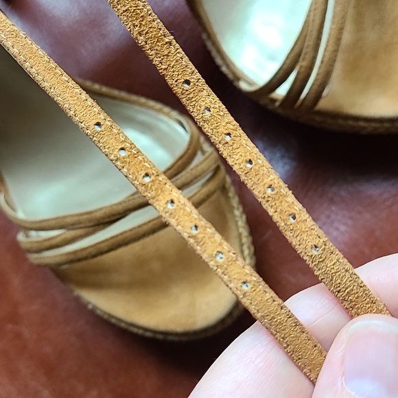 Stuart Weitzman | Whichway Platform - Picture 3 of 14